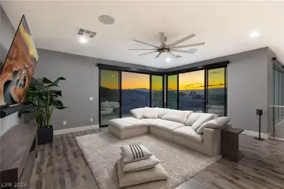 921 Vegas View Drive Living Room