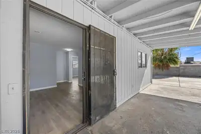 500 North 21st Street Patio