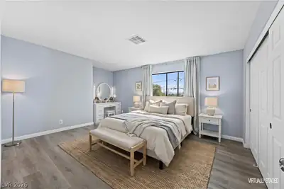 500 North 21st Street Bedroom