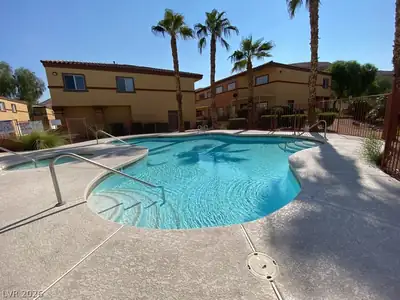 4915 East Russell Road Road 181 Pool
