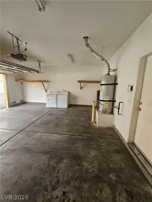 4915 East Russell Road Road 181 Garage