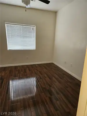 4915 East Russell Road Road 181 Bedroom