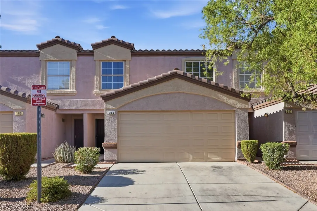 2520 Sierra Luna Avenue 102