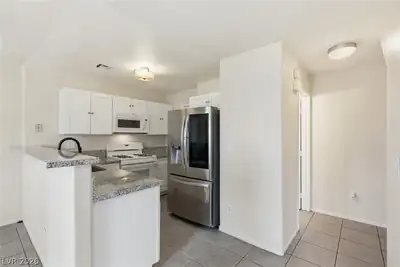2520 Sierra Luna Avenue 102 Kitchen