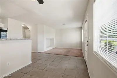 2520 Sierra Luna Avenue 102 Dining Area