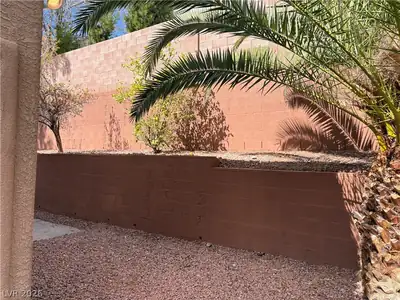 3940 Quiet Pine Street 102, Las Vegas, NV 89108 Yard