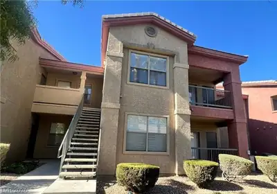 8000 West Badura Avenue 1045 Front of Structure