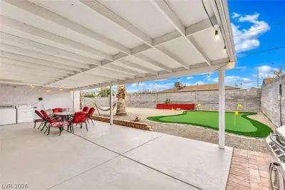 1932 Hassett Avenue, Las Vegas, NV 89104 Patio