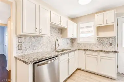 1932 Hassett Avenue, Las Vegas, NV 89104 Kitchen