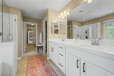 3939 Catlyn Woods Avenue Primary Bathroom