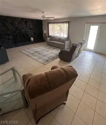 5181 North Tioga Way Living Room