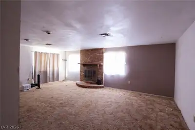 6520 West Ann Road Living Room