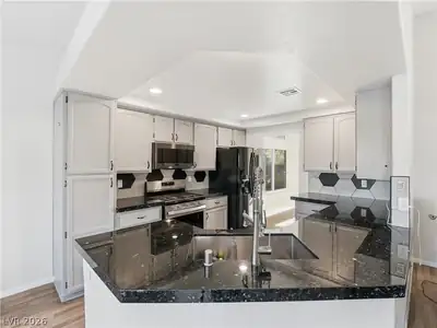924 Sitting Bull Drive, Henderson, NV 89014 Kitchen