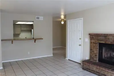 3770 Shirebrook Drive 75 Living Room