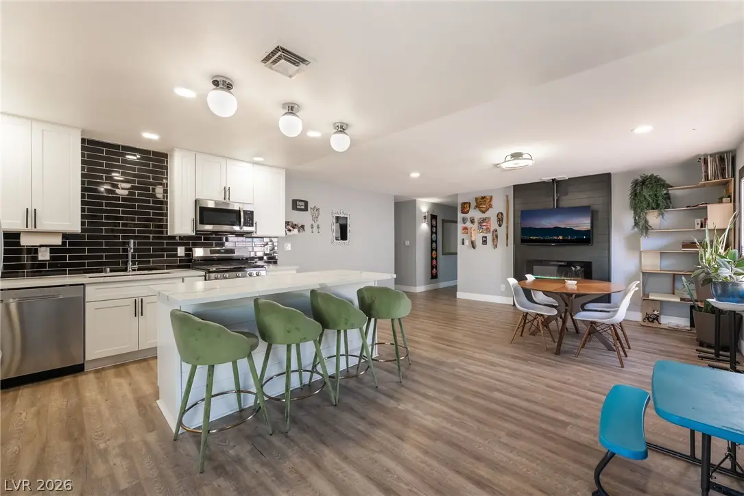 4646 Dennis Way
