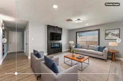 4646 Dennis Way Living Room