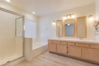 7812 Wedlock Lane, Las Vegas, NV 89129 Primary Bathroom