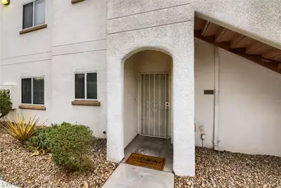 5650 Sahara Avenue 1055 Entry