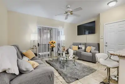 5650 Sahara Avenue 1055 Living Room