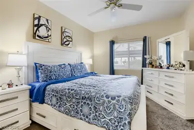 5650 Sahara Avenue 1055 Bedroom