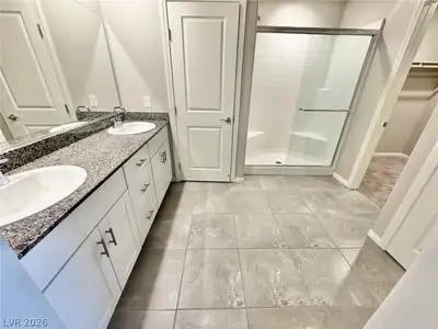 7020 Colonial Ranch Street, Las Vegas, NV 89166 Primary Bathroom