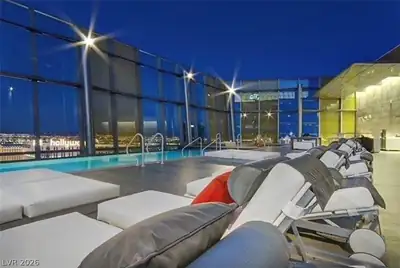 3726 Las Vegas Boulevard 811 Pool