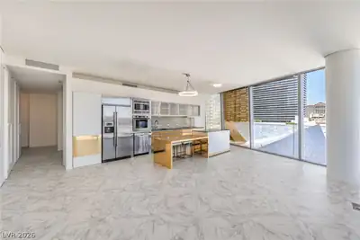 3726 Las Vegas Boulevard 811 Kitchen