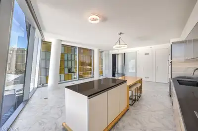 3726 Las Vegas Boulevard 811 Kitchen