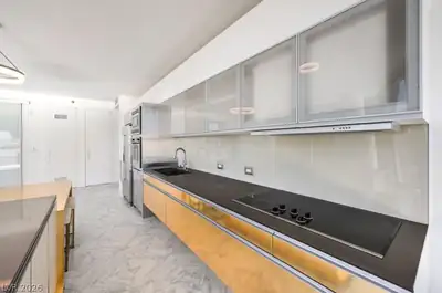 3726 Las Vegas Boulevard 811 Kitchen