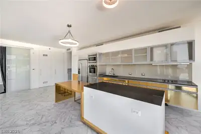 3726 Las Vegas Boulevard 811 Kitchen
