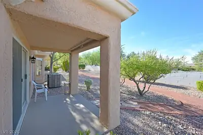 10008 Bundella Drive Patio