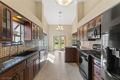 5128 Linkside Drive Kitchen