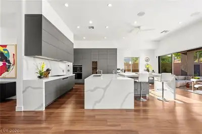 10518 Calico Terrace Avenue Kitchen