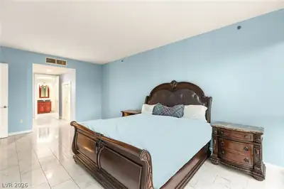 4525 Dean Martin Drive 409 Primary Bedroom