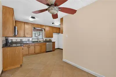 185 Pecos Way 6 Kitchen