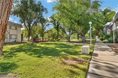 185 Pecos Way 6 Yard