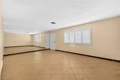 185 Pecos Way 6 Living Room