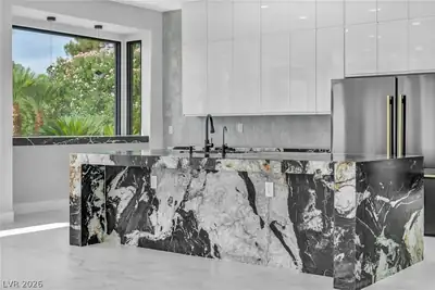 9501 Villa Ridge Drive Kitchen