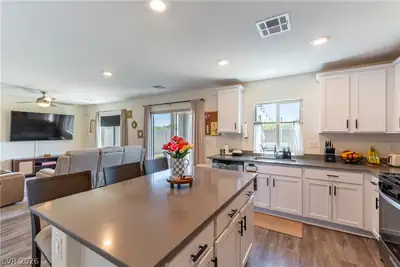1589 Oro Grande Drive Kitchen