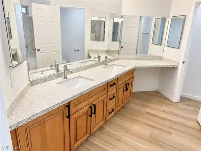 4620 Richins Lane Primary Bathroom