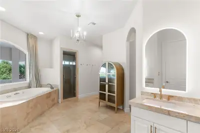 2272 Coral Ridge Avenue, Henderson, NV 89052 Primary Bathroom