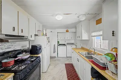 3802 Pecan Lane Kitchen