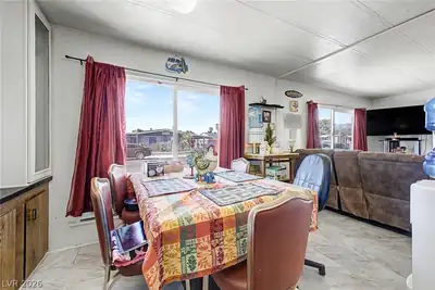 3802 Pecan Lane Dining Area