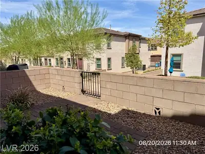 720 Sleeping City Avenue Patio