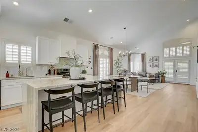 332 Jolly January Avenue Kitchen