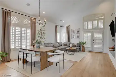 332 Jolly January Avenue Living Room