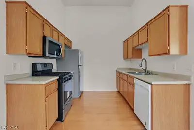 700 Carnegie Street 2924, Henderson, NV 89052 Kitchen