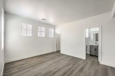 1304 Kingdom Street Bedroom