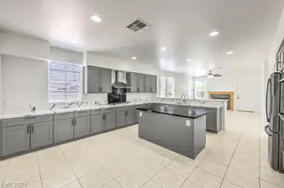 1304 Kingdom Street Kitchen