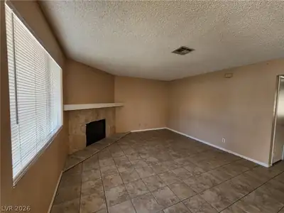 1412 Oak Rock Drive 102 Living Room